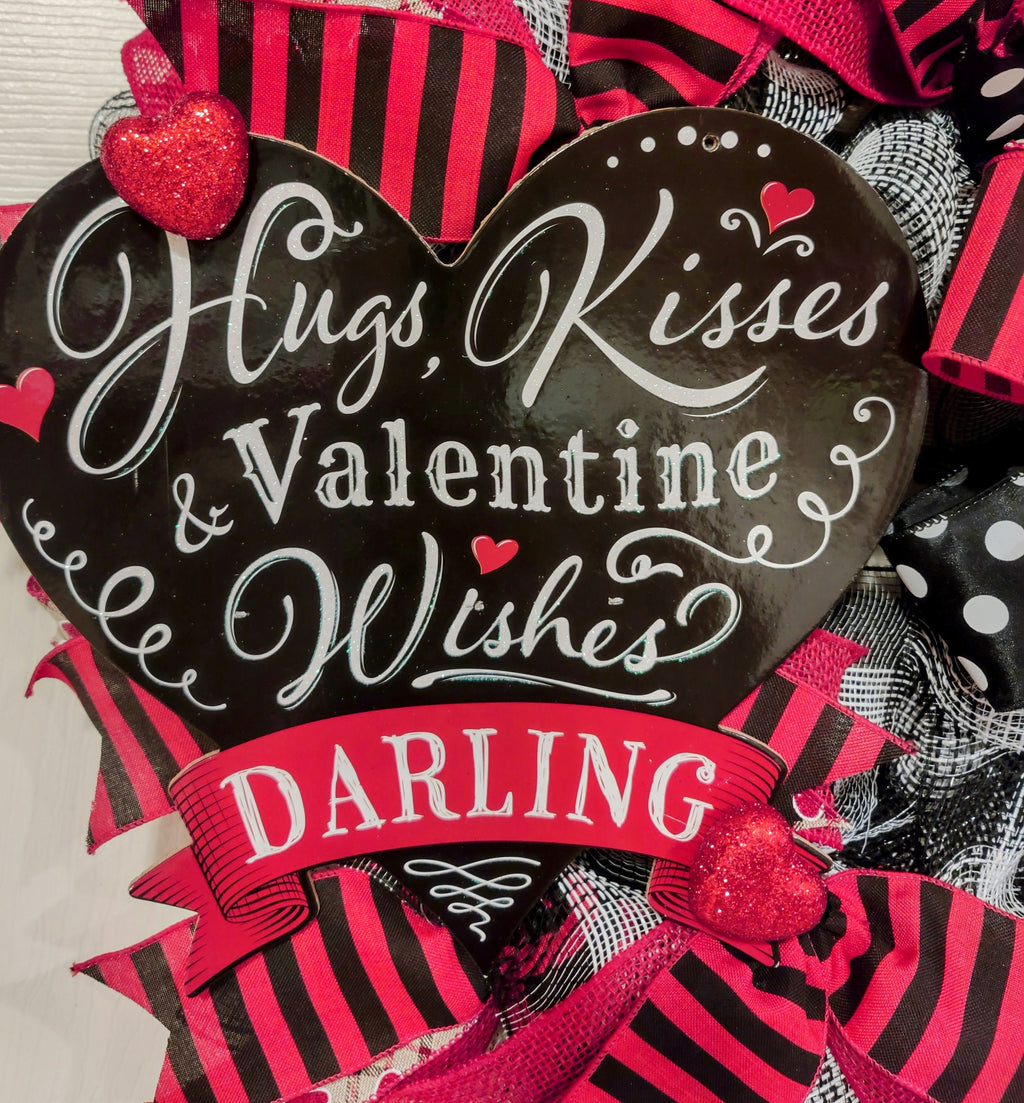 Pink and Black Valentine Wreath, Hugs and Kisses Wreath, Valentine Front Door Decor, Heart Wreath, Valentine Gift, Romantic Door Decor