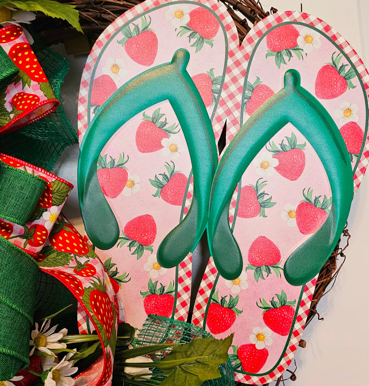 Summer Flip Flop Wreath, Strawberry Daisy Decor, Pink Green Ribbons